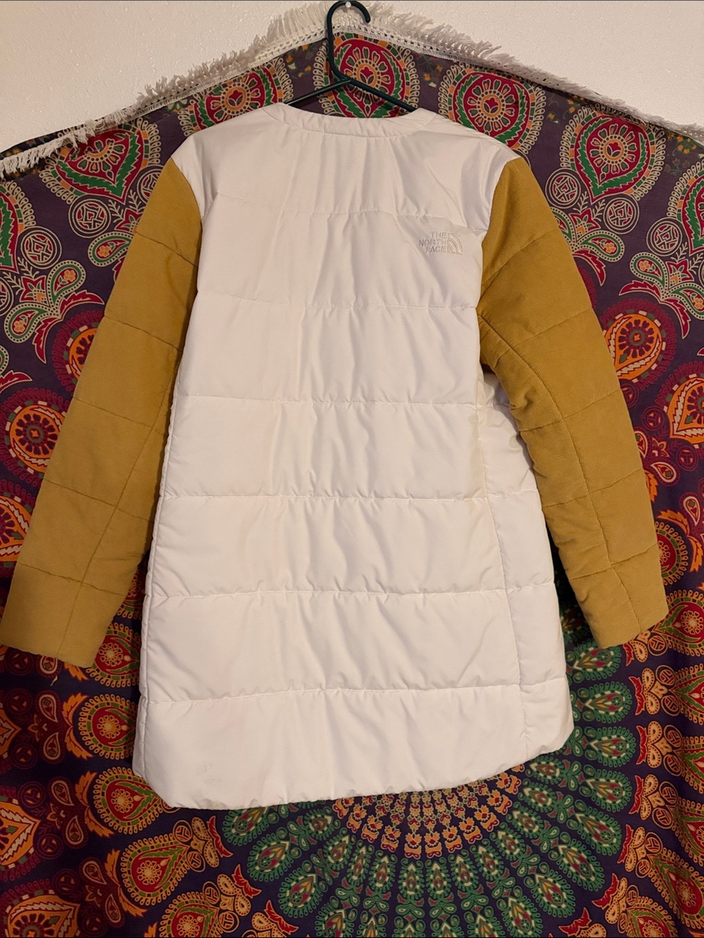 The North Face Women's White Coat with Mustard Sleeves & Pockets - Picture 2 of 2
